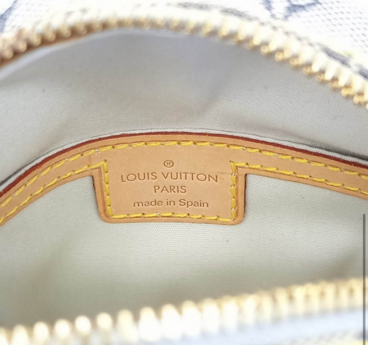 Louis Vuitton Mini Lin Round Coin Crossbody Bag – Vintage 2000
